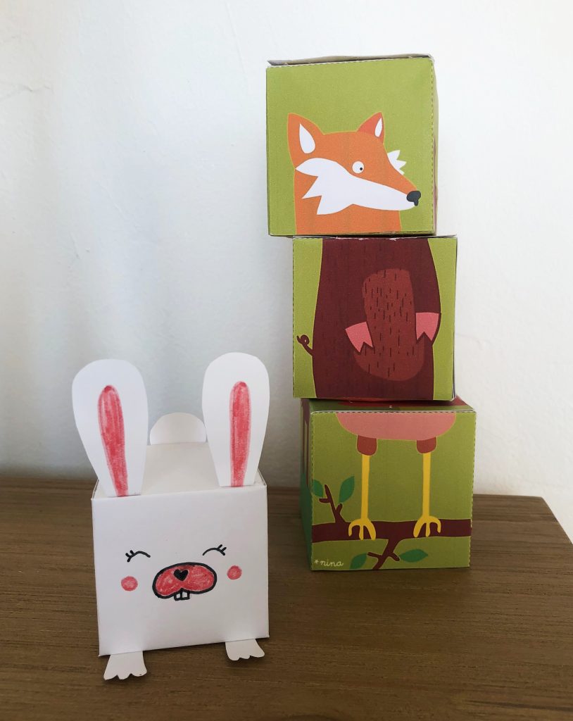 Cubes illustrés papercraft gratuit - diy
